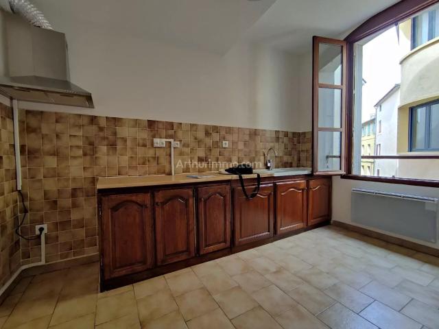 Louer appartement de 2 pièces 46 m² 550 € à Manosque 04100: une annonce Arthurimmo.com