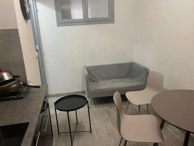 Louer appartement de 2 pièces 30 m² 420 € à Perpignan 66000: une annonce Arthurimmo.com