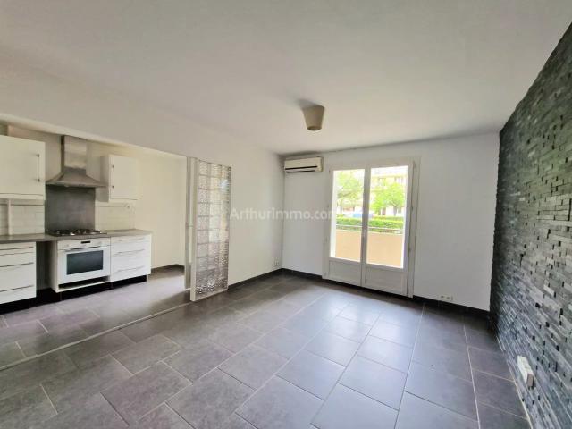 Louer appartement de 3 pièces 52 m² 710 € à Draguignan 83300: une annonce Arthurimmo.com
