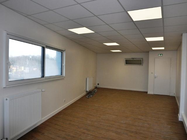 Louer local commercial 2 pièces 63 m²