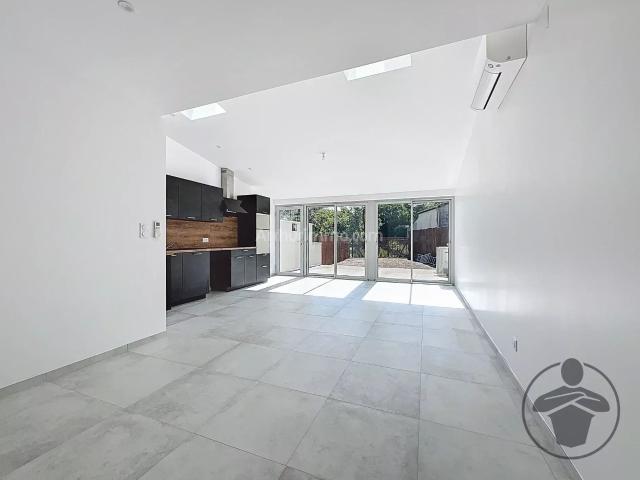 Louer maison de 3 pièces 72 m² 900 € à Coutras 33230: une annonce Arthurimmo.com