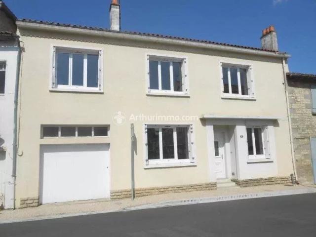 Louer maison de 4 pièces 121 m² 580 € à Chizé 79170: une annonce Arthurimmo.com