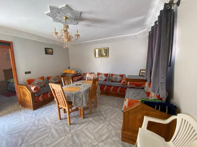 Louez cet appartement à Borj. 6 grandes chambres. Cuisine équipée