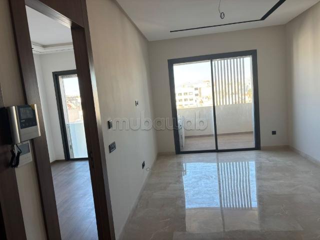 Louez cet appartement à Californie. Surface de 50 m². Jardin