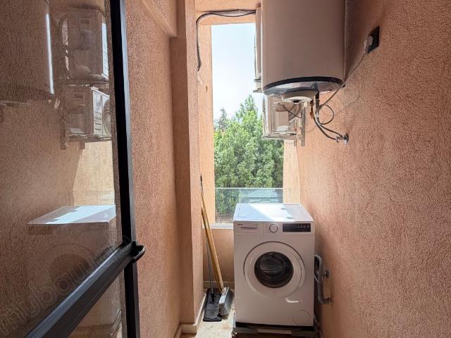 Louez cet appartement à Samlalia. Surface de 91 m². Meublé