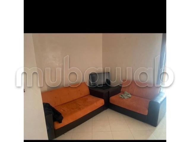 Louez cet appartement en Centre. 2 pièces confortables. Salon traditionnel marocain