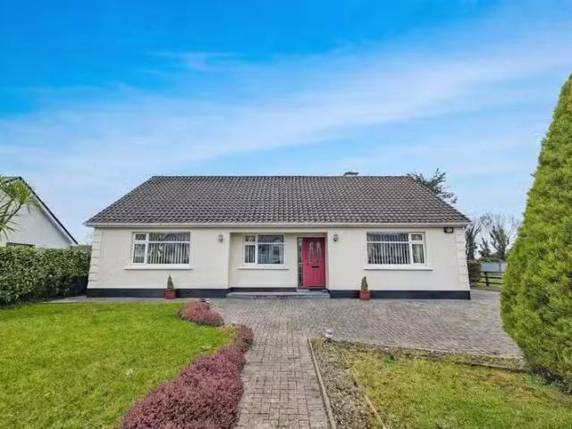 Loughville, Lahinch Road, Ennis, Co. Clare, V95 P2D8
