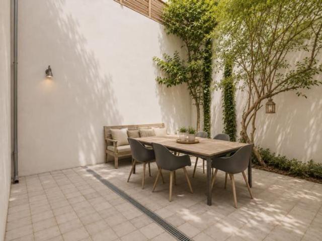 Louise Area | 4 Bedroom House 230m² + 50m² Garden