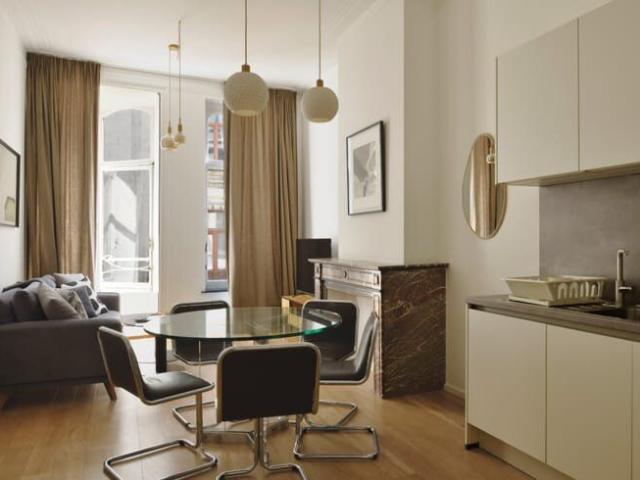 LOUISE AREA Furnished 2 bed apt. for rent