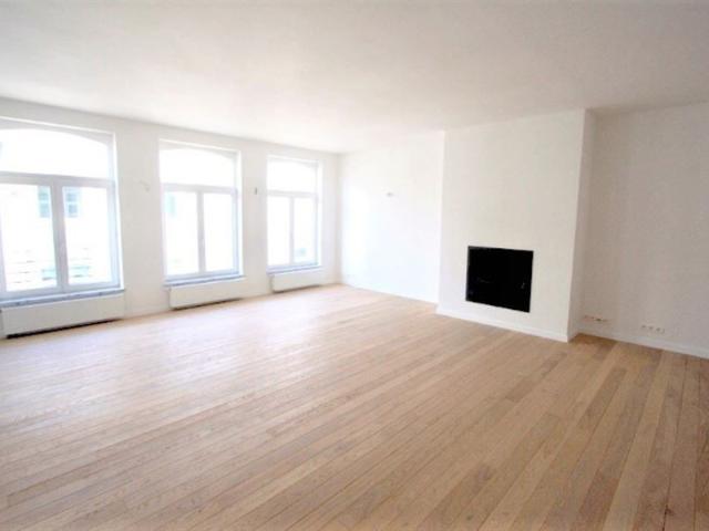 LOUISE/STEPHANIE ! Splendide appartement 2 chambres