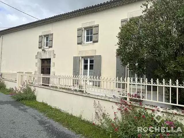 Loulay 17330 Achat / Vente maison 6 pièces t6 parking