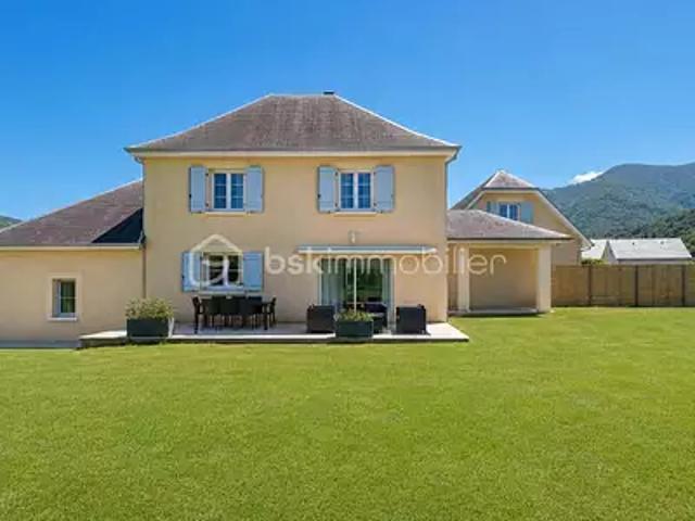 Lourdes 65100 Achat / Vente maison 16 pièces t16 piscine terrasse