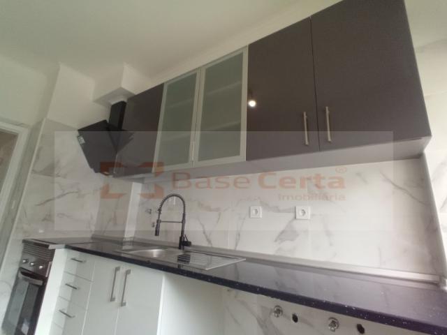 LOURES / URMEIRAS: Apartamento de 3 assoalhadas, central
