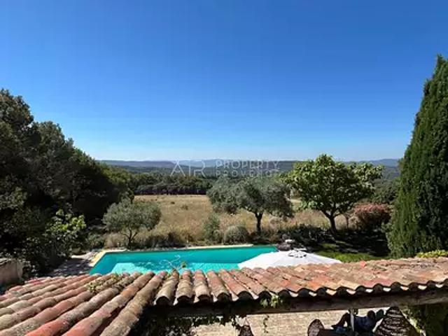 Lourmarin 84160 Achat / Vente maison 7 pièces t7 piscine terrasse