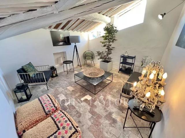 LOURMARIN centre à vendre maison de village avec terasse, co. 63m² Lourmarin