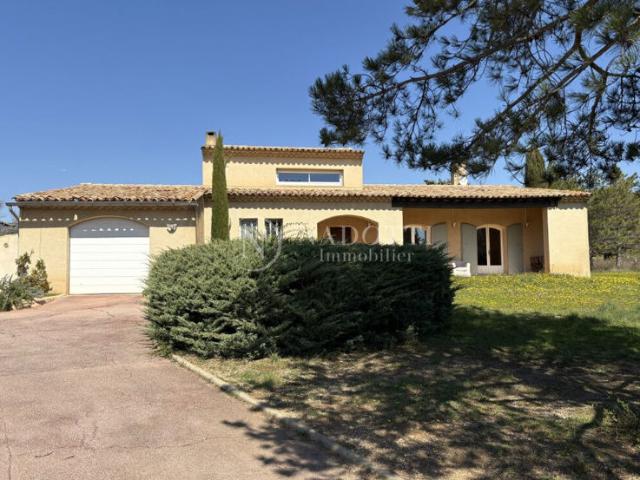 Lourmarin au coeur du Luberon Villa avec piscine à 10mn à pied du village