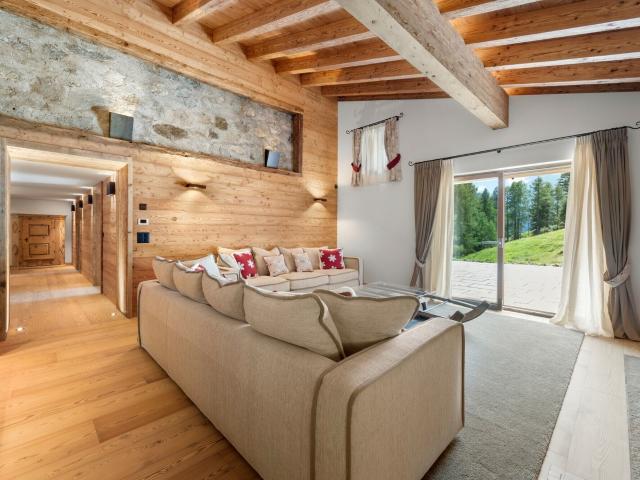 Love nest: Family house on the edge of the forest second home | dreamo. Ch
