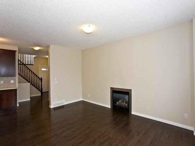lovely 3 bedroom and 2.5 bath 2 storey home with a WALKOUT bsmt in Kincora!