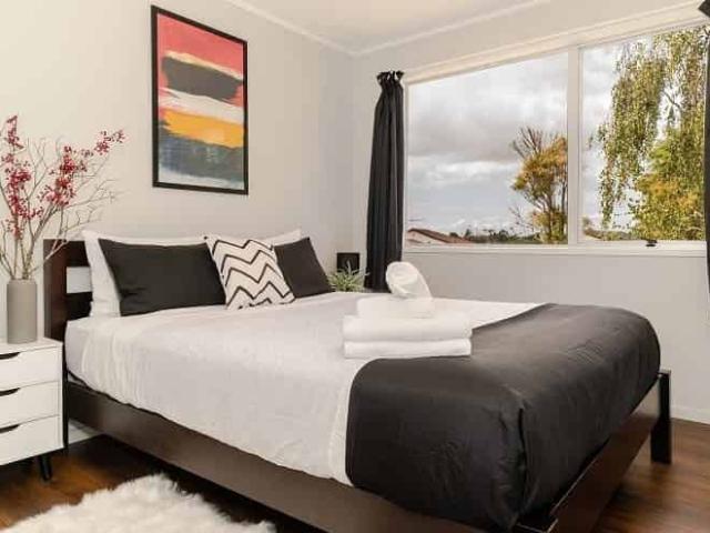 Lovely 3 Bedroom Home Close to Everything