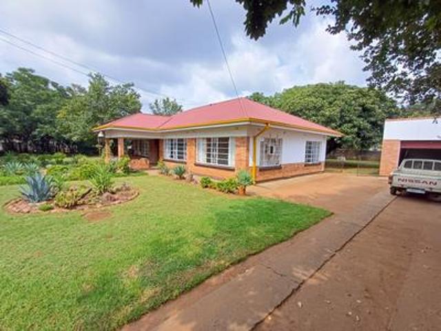 lovely 3 bedroom house with borehole.