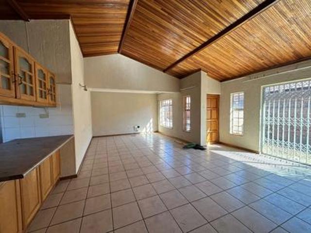 lovely 3 bedroom townhouse on the ma.