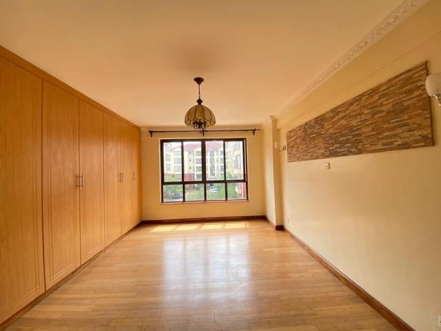 Lovely 3 befroom apartment master en suite apartment for sale in the welcoming leafy suburb off Riara road