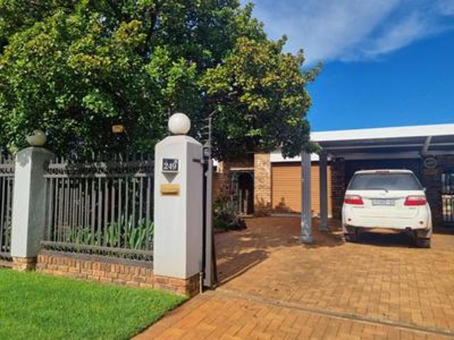 lovely 3 or 4 bedroom house in sinoville