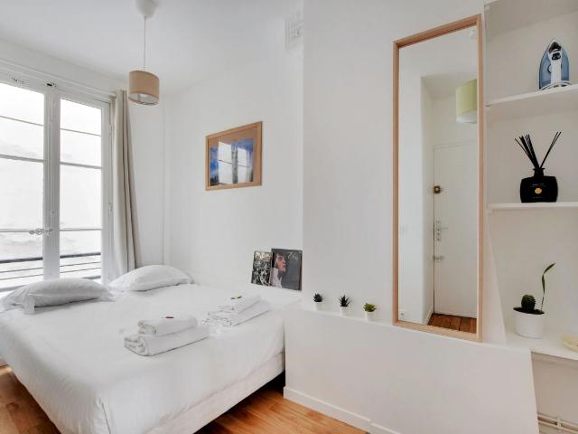 Lovely 1 Bedroom Flat Near Grands Boulevards Fully Equipped, Paris Amsterdam Apartments for Rent