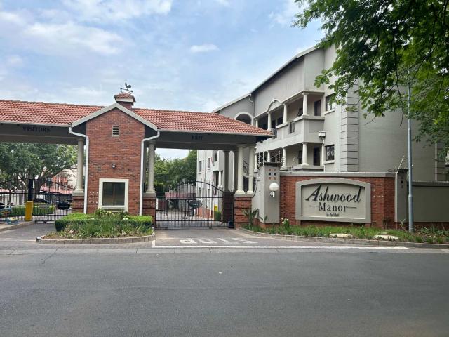 Lovely 1 bedroom, 1 bathroom 1st floor apartment available in Paulshof