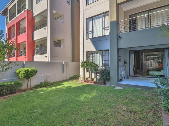 Lovely 2 Bed 1 Bath Apartment in Lonehill