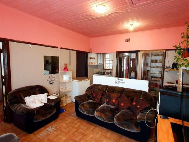 Lovely 2 Bed Home