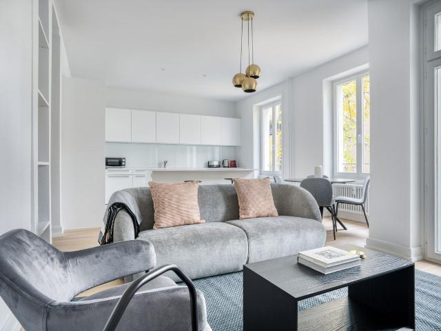 Lovely 2 Bedroom Furnished Apartment in Basel Vorstaedte, Basel Amsterdam Apartments for Rent