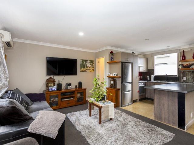 Lovely 2 bedroom townhouse in St Albans!