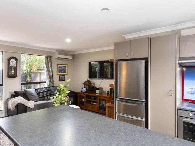 Lovely 2 bedroom townhouse in St Albans!