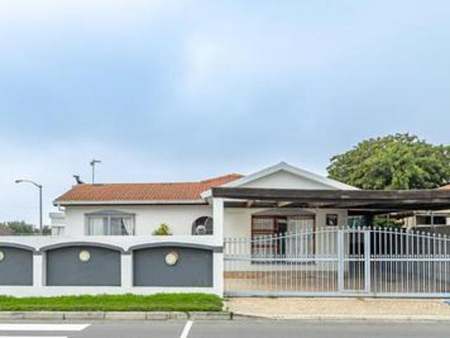 lovely 4 bedroom family home with ex.