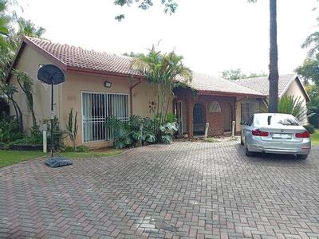 lovely 4 bedroom, 3 bathroom house o.