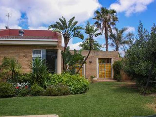 lovely couscous family home to let i.