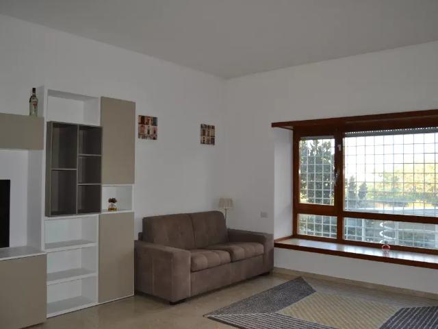 Lovely Apartment Near Cornelia Cribmed