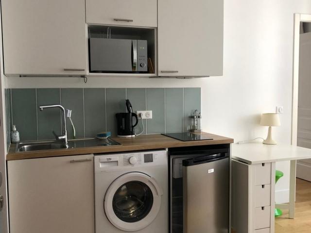 Lovely bathed in light apartment in Paris, Paris Amsterdam Apartments for Rent