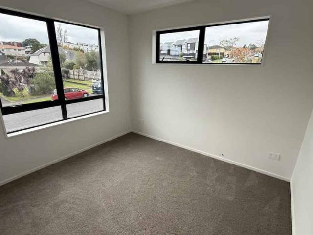 Lovely Brand New 4 bedrooms Home Howick