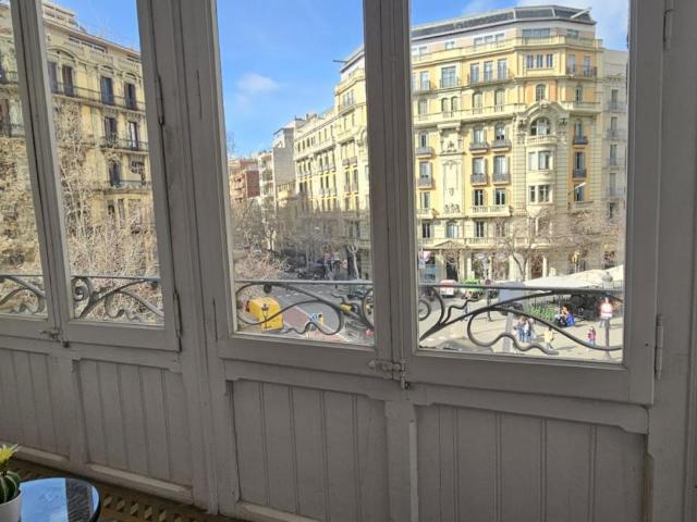 Lovely double bedroom near La Pedrera Casa Milà