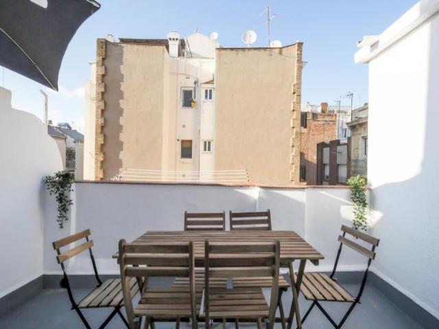 Lovely Double Ensuite Bedroom in a 6 bedroom apartment near Diagonal Metro