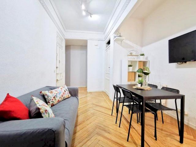 Lovely double room in Calle Velázquez