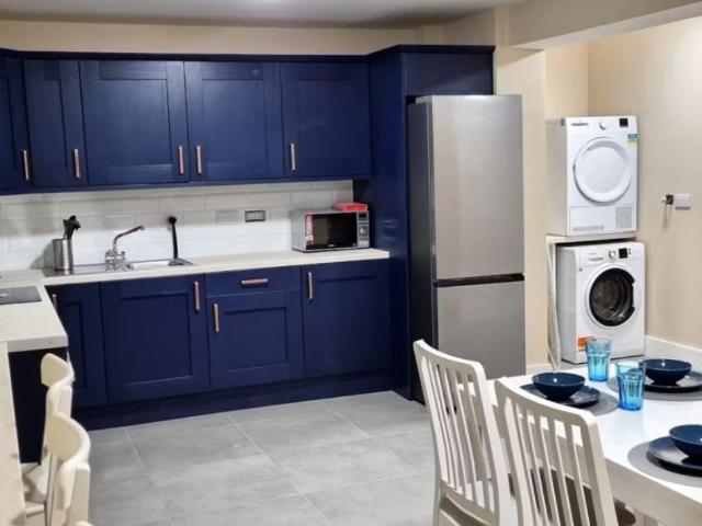 Lovely ensuite double bedroom next to Hugh Lane Gallery