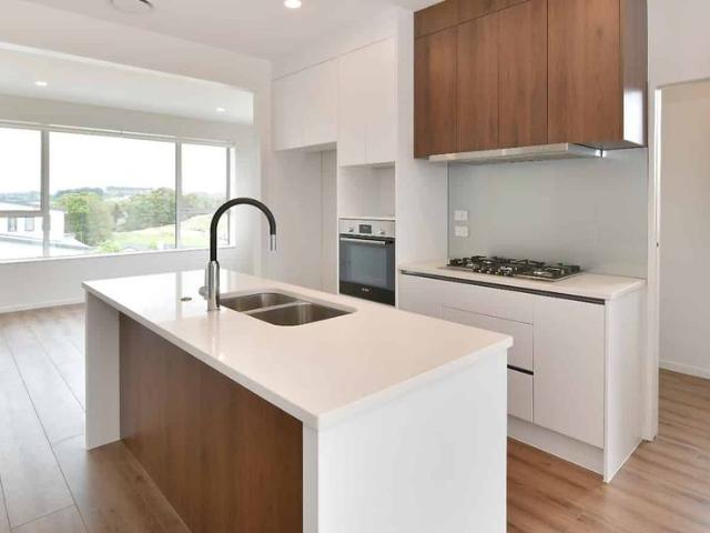 Lovely Executive Home in Orewa