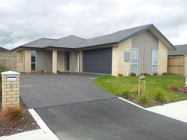 Lovely Family Home 21 Faringdon Boulevard, Rolleston