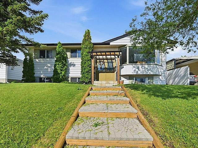 Lovely Home With Legal Suite In Huntington Hills