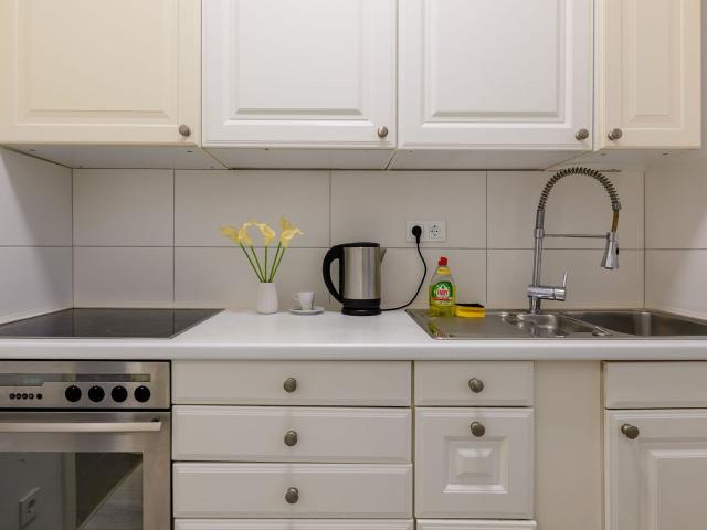 Lovely home in Köln, Koln Amsterdam Apartments for Rent