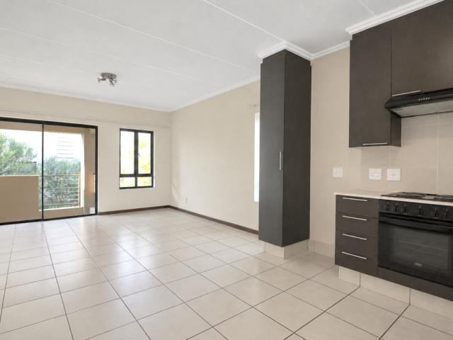 Lovely Middle Floor Studio/bachelor Apartment