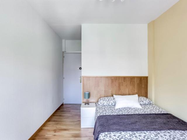 Lovely single bedroom next to Urquinaona metro station